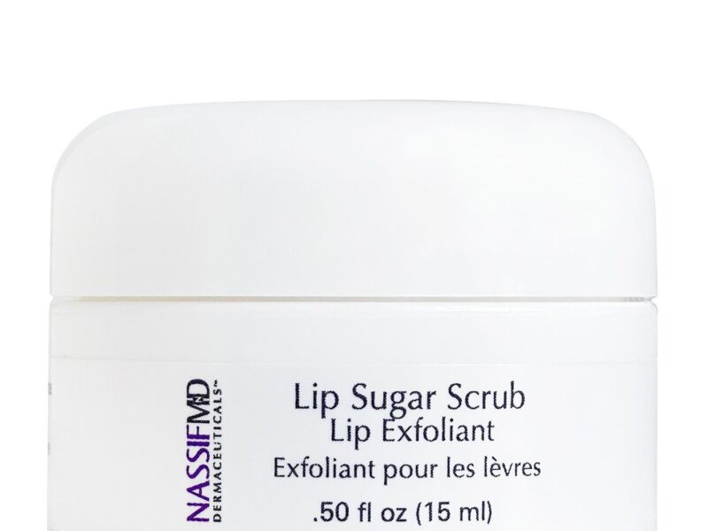 lip sugar scrub, exfoliant and moistuizer